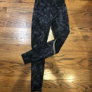Sweaty Betty Anti Gravity Legging size Small